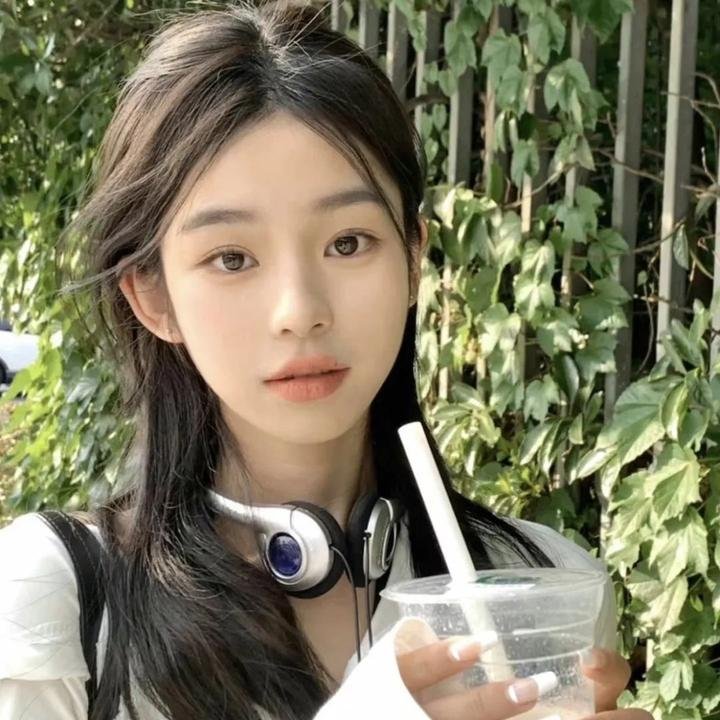 鲜花盛开的村庄